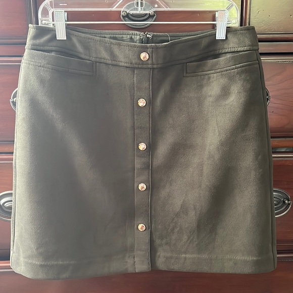 Loft Dark green skirt, never worn, tags still on. - Picture 1 of 3
